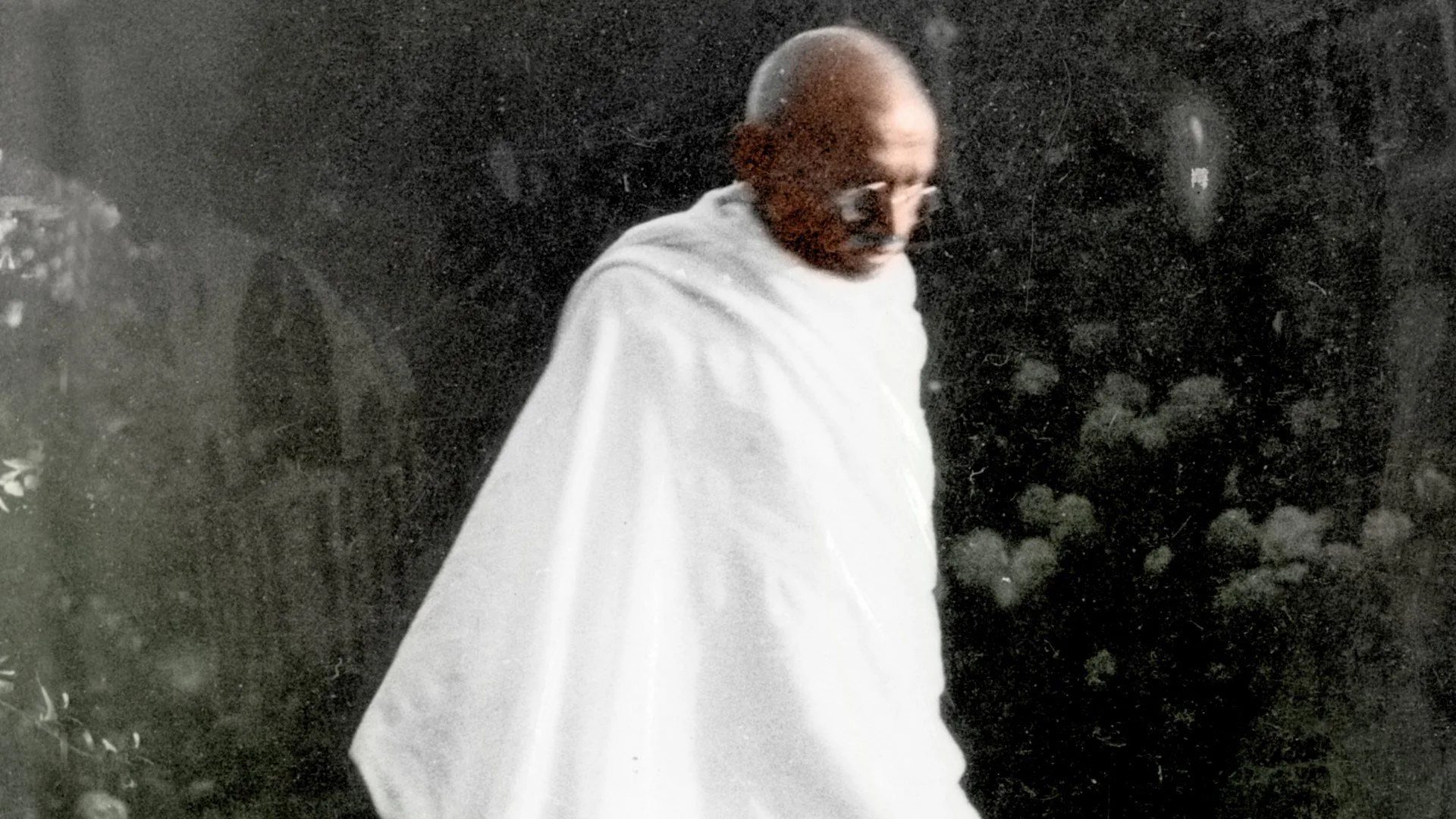 Gandhi - Da uomo a icona