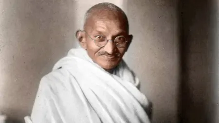 Gandhi - Da uomo a icona