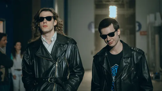 Nord Sud Ovest Est - La leggendaria storia degli 883