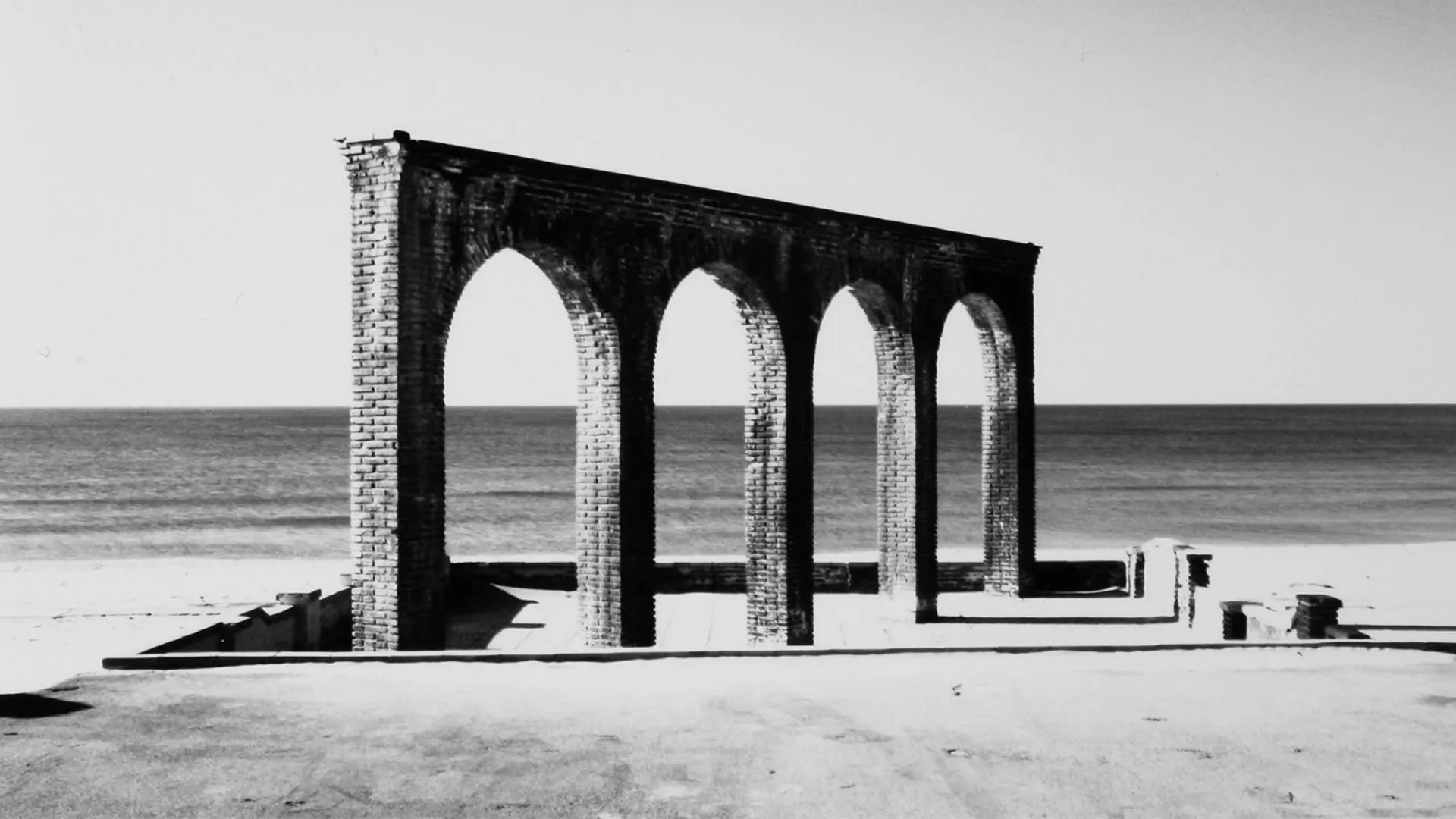 Mimmo Jodice: Napoli Metafisica